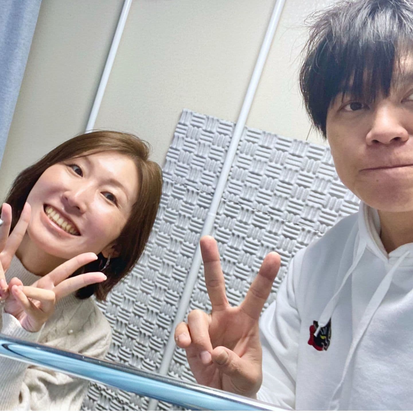 山口県で活動するナレーター阿倍あずみさんとごりっぱスタジオの記念写真